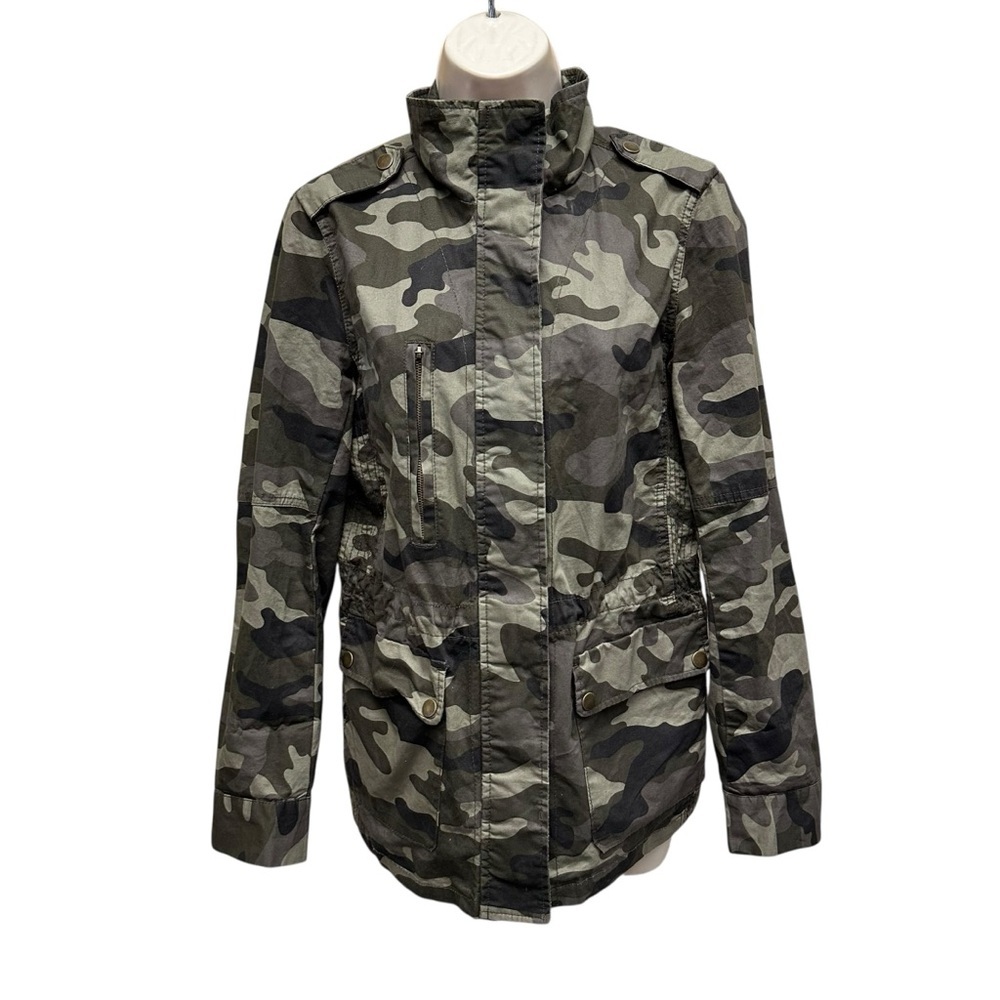 Maverick the collection women’s camo jacket size small